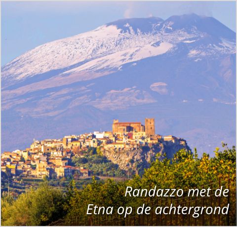 Vulkaan Etna en het dorpje Randazzo